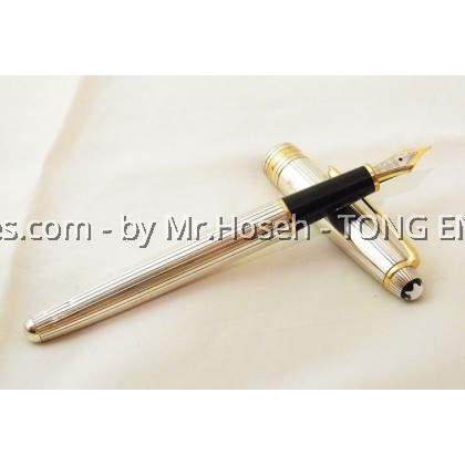 Montblanc Meisterstuck Masterpiece Classique Solitaire Sterling Silver & Gold Vermeil Ribbed Godron Fountain Pen 1448 / 11739 Montblanc Meisterstuck Masterpiece Classique Solitaire Sterling Silver & Gold Vermeil Ribbed Godron Fountain Pen 1448 / 11739
