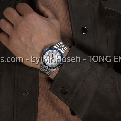 Seiko 5 Sports SKX GMT Sky Blue Silver Cloud Automatic SSK033K1 Seiko 5 Sports SKX GMT Sky Blue Silver Cloud Automatic SSK033K1