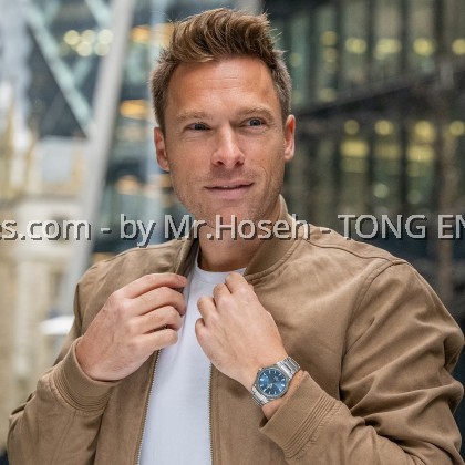 Casio Edifice Slim Series 3-Hand Analog EFR-S108D-2AV Casio Edifice Slim Series 3-Hand Analog EFR-S108D-2AV